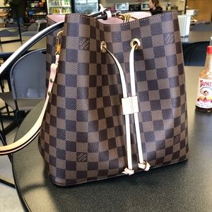 Louis Vuitton NeoNoe MM